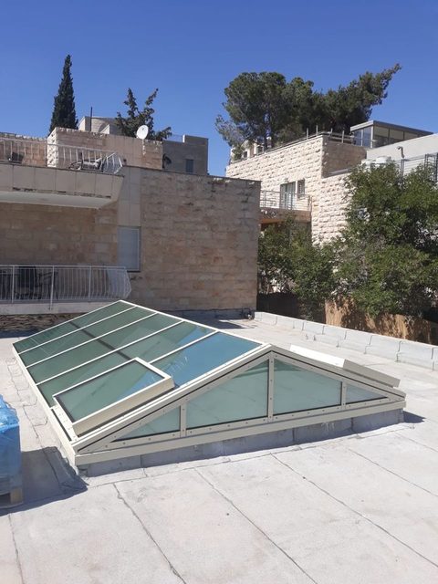 מערכות אוורור ושחרור עשן
